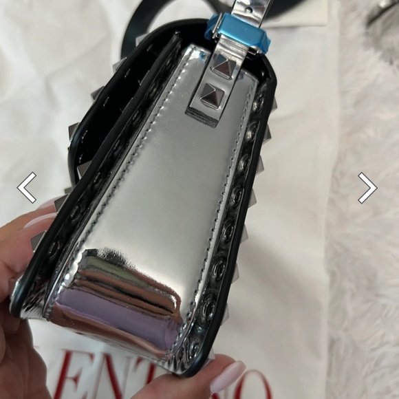 VALENTINO GARAVANI Mirror Calfskin Small Rockstud23 Shoulder Bag in Silver - Picture 6 of 8
